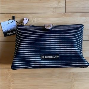 COPY - Kensie cosmetics/toiletry bag